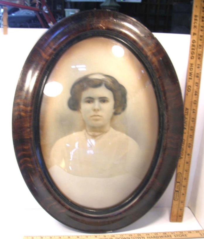 ANTIQUE OVAL CONVEX BUBBLE GLASS PICTURE FRAME FAUX WOOD GRAIN EBONIZED 25x19