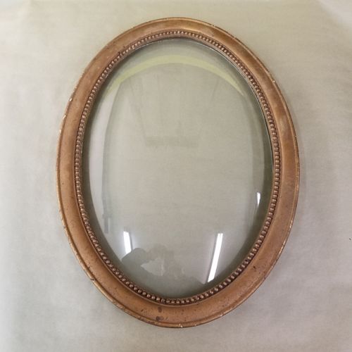Antique Oval Picture Frame .