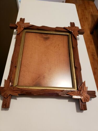 VINTAGE Antique Folk Art Wood Carved Leaf Corners Picture Frame