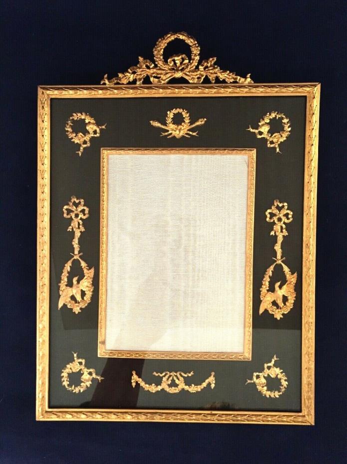ANTIQUE CIRCA 1890 ELEGANT PICTURE FRAME WITH OUTSTANDING DETAILS