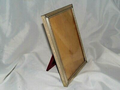 PRE-OWNED ORNATE SILVER TONE METAL TABLE TOP PICTURE FRAME
