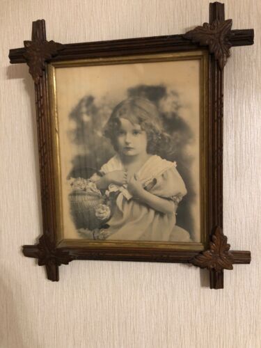 Vintage Black/white Framed Picture - Little Girl With Flower Basket
