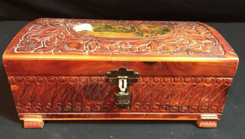 Vintage Carved wooden decorative box jewelry box mirrored lid With Lock