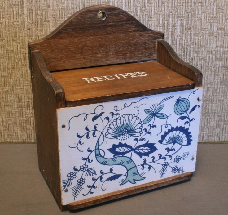 Vintage  Quality Woodenware All Wood Recipes Box w/Blue Onion Motive On Front