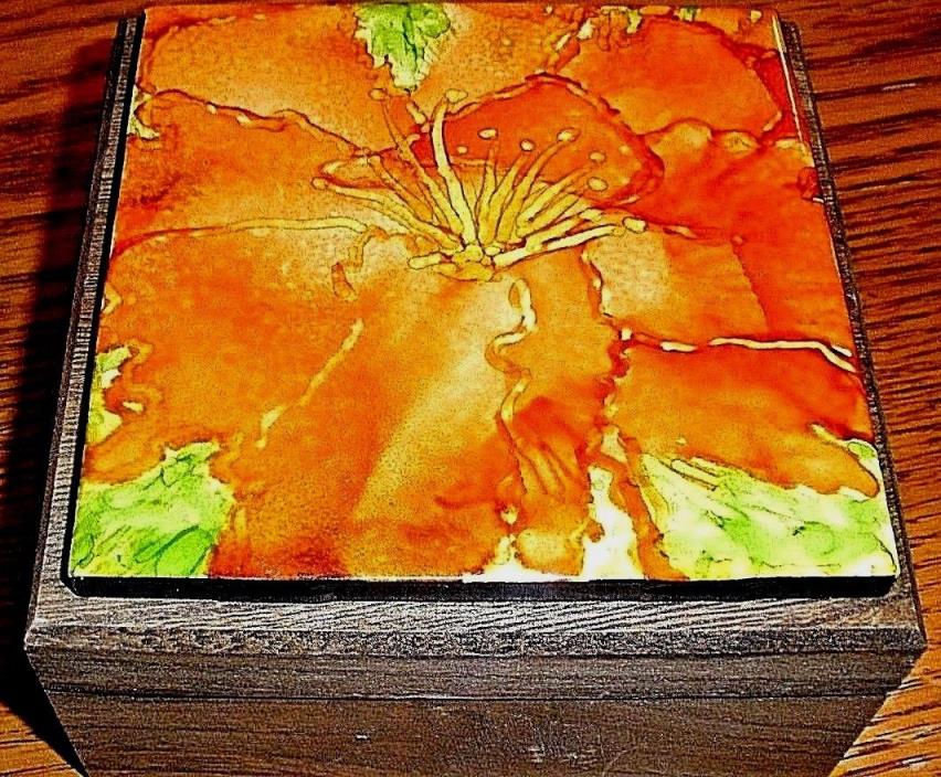 HAND PAINTED LILY FLOWER TILE on WOODEN JEWELRY/TRINKET BOX