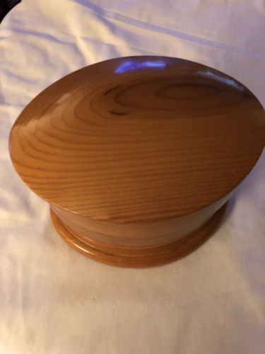Vintage Oval Wooden Jewelry Box...t13