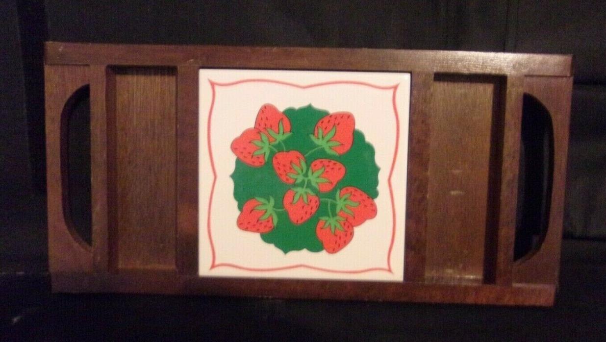 WOOD SERVING TRAY w/CERAMIC CENTER PIECE DECORATED w/STRAWBERRIES