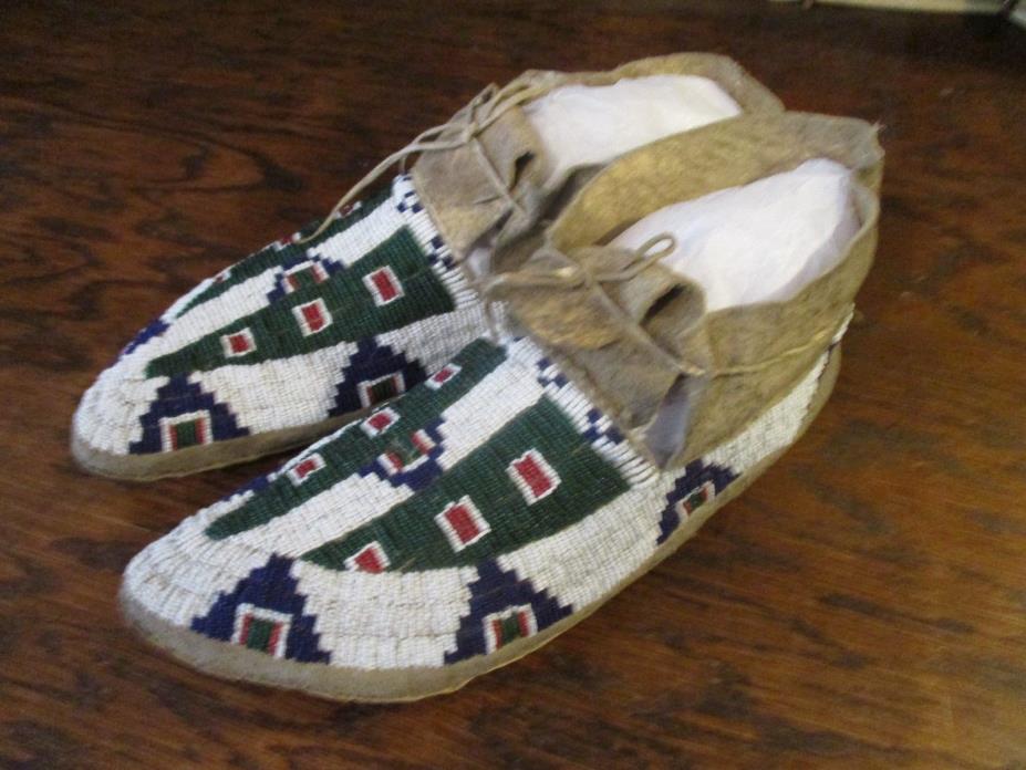 Antique No. Cheyenne Men's Beaded Moccasins