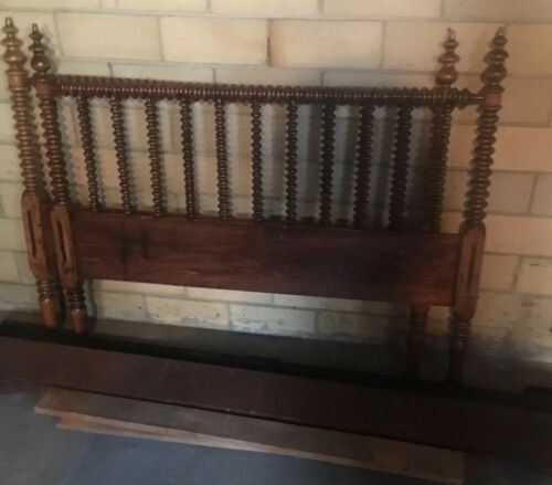 Early 1800s jenny lind spindle bed. nice headboard.& footboard both sides double