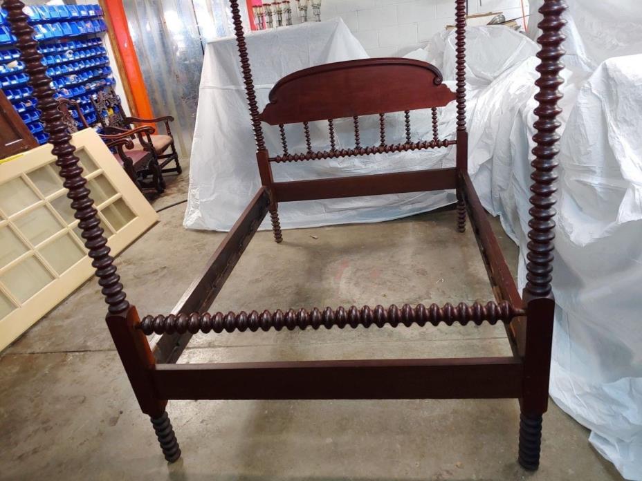 19th Century Jenny Lind 4-Poster Spindle Bed