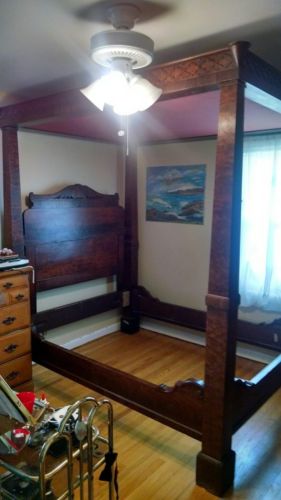 Antique Mahogany Full Size Bed
