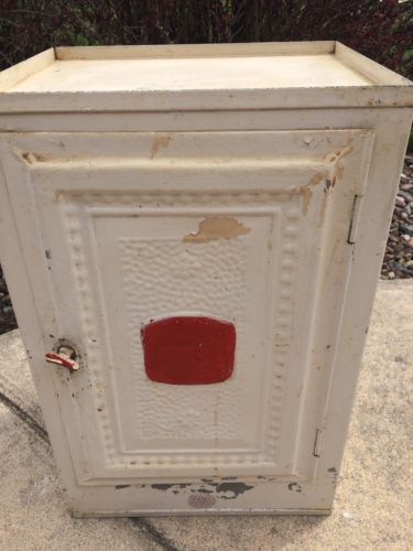 Antique Vtg Pie Safe Jelly Cupboard Shabby Cream Metal Single Door Decor