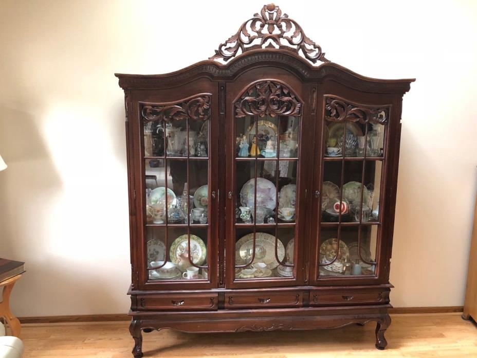 Antique Mahogany China Cabinet--Excellent Condition!