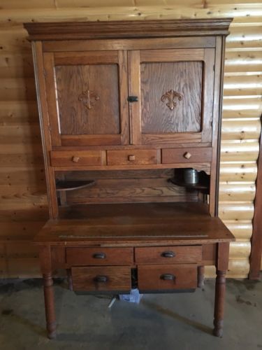 Late 1800s to Early 1900s Solid Red Oak Hooiser Cabinet Possum or Skunk Belly