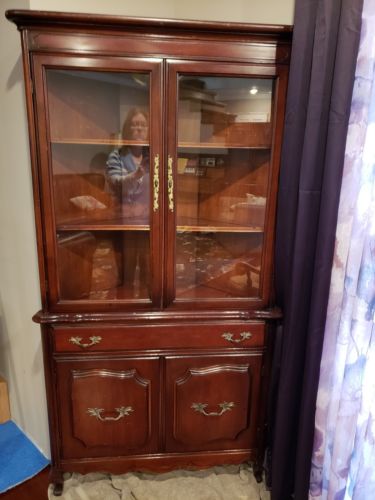 Antique Mahogany Matching set of 2 Corner Curio Cabinets