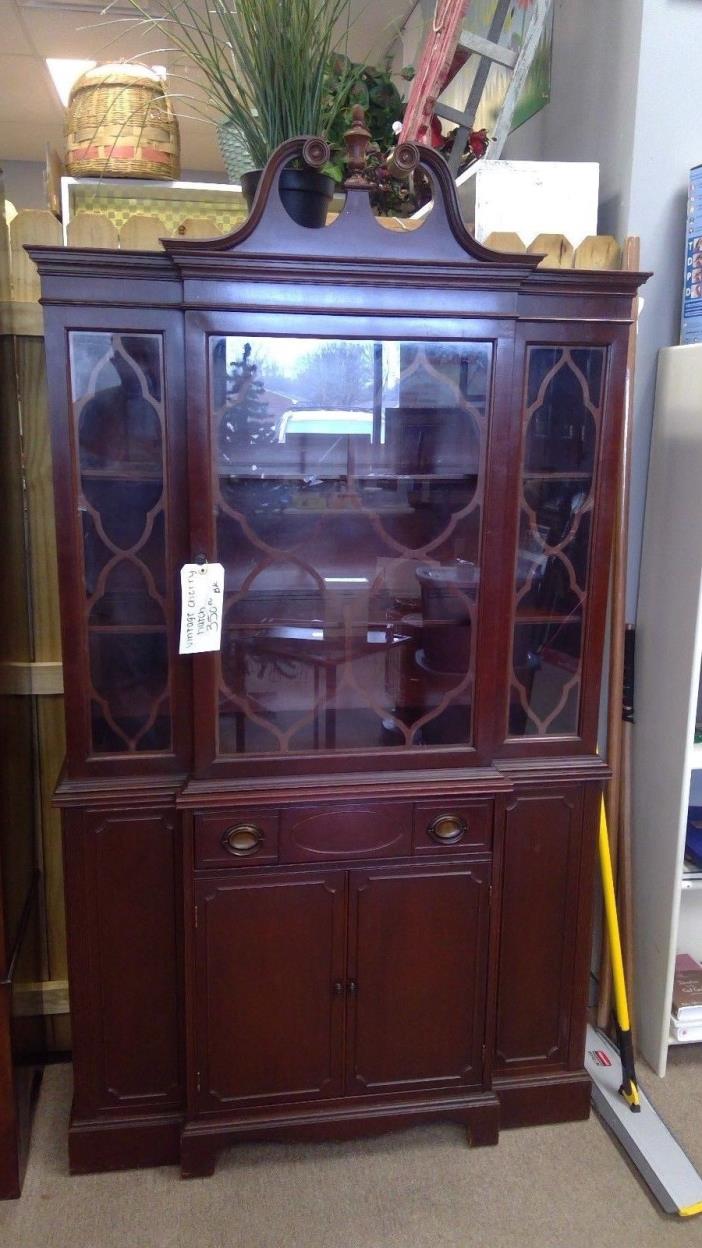 THOMASVILLE Cherry China Cabinet