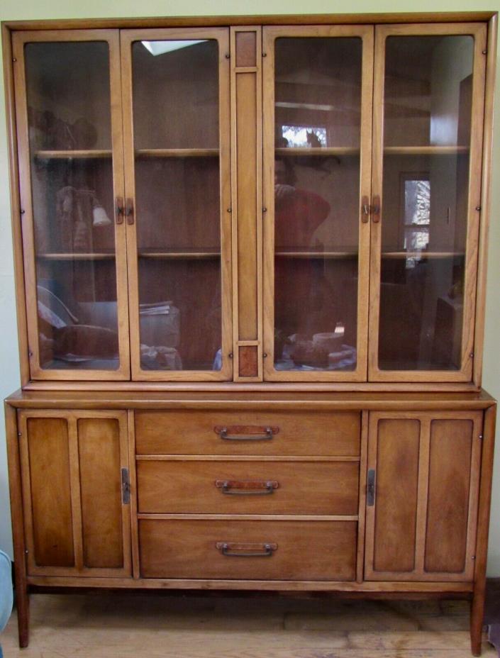 Furniture Drexel Heritage Meridian China Cabinet 1964 2 Pc.Vintage,Antique,Maple
