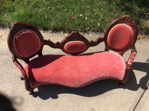 Antique Child’s Settee Victorian With Wôod