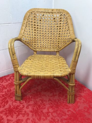 wicker rattan kids small chair Has some issues.