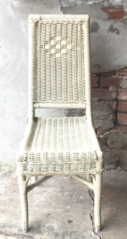 Nice Vintage Wicker Chair