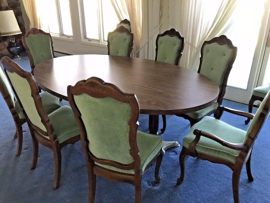 Vintage Thomasville French Louis XV Style  Dining Chairs And Table