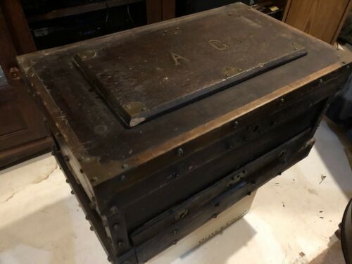 Beautiful Hand Made Antique 1800s Carpenters Tool Chest Trunk Lots Of Brass