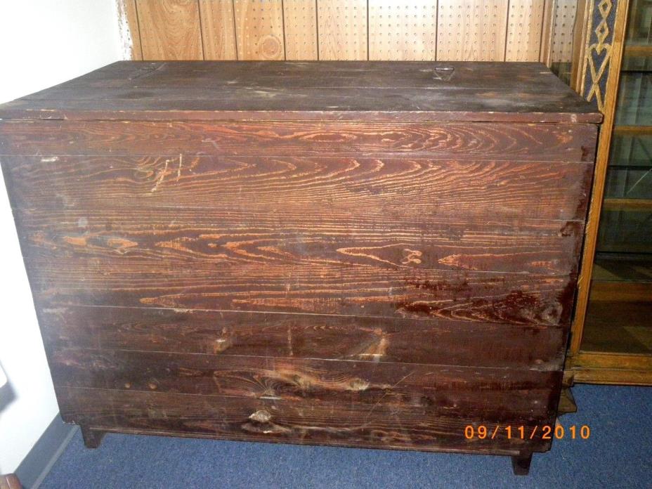 Antique Wood Cedar Lined Feed Bin Blanket Chest Primitive