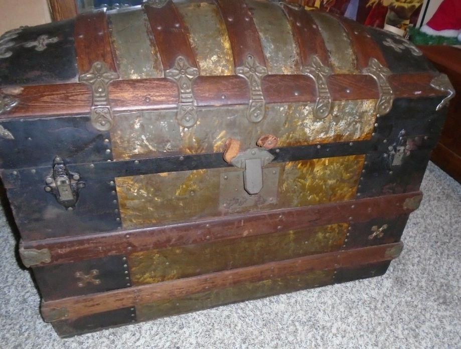 Antique Camelback Trunk Steamer   Metal Inlay  complete with inner tray