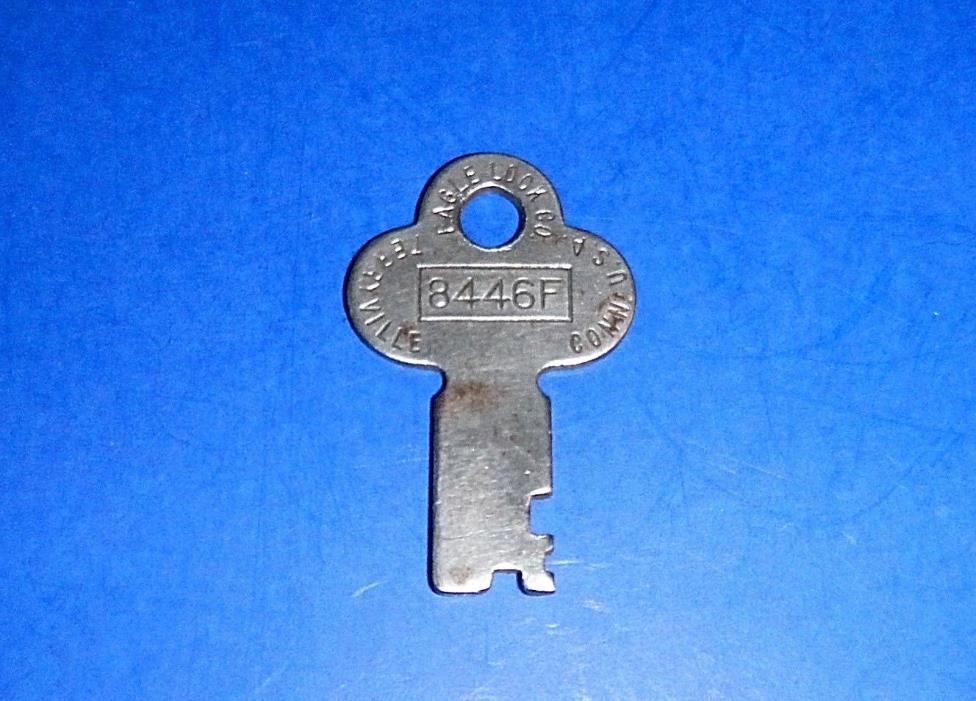 Vintage EAGLE Lock Co. Trunk Key #8446F