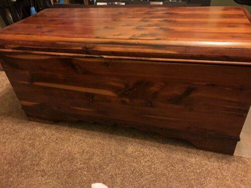 Art Deco Period Cedar Chest Beautiful Grain Lock Removed For Safety Local Pickup
