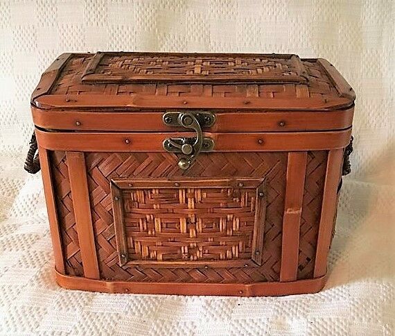 Vintage Wicker Wooden Antique Style Treasure Chest Storage Box Trunk. Home Decor