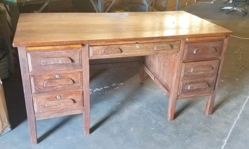 VTG MID CENTURY SOLID OAK TANKER STYLE TEACHERS DESK DOVETAIL DRAWERS