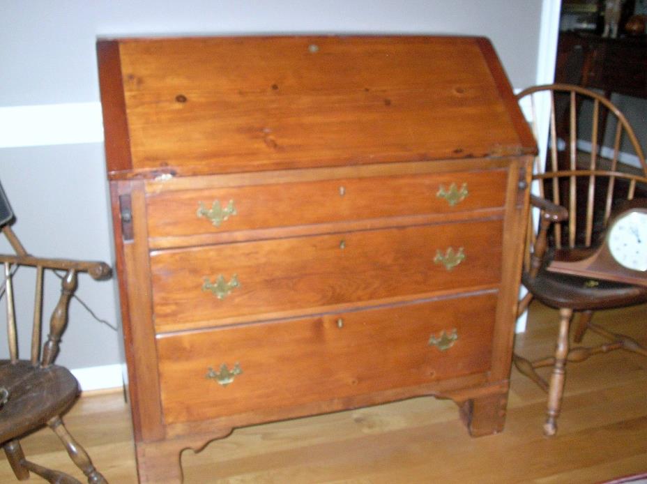 18TH CENTURY COUNTRY SLANT FRONT DESK