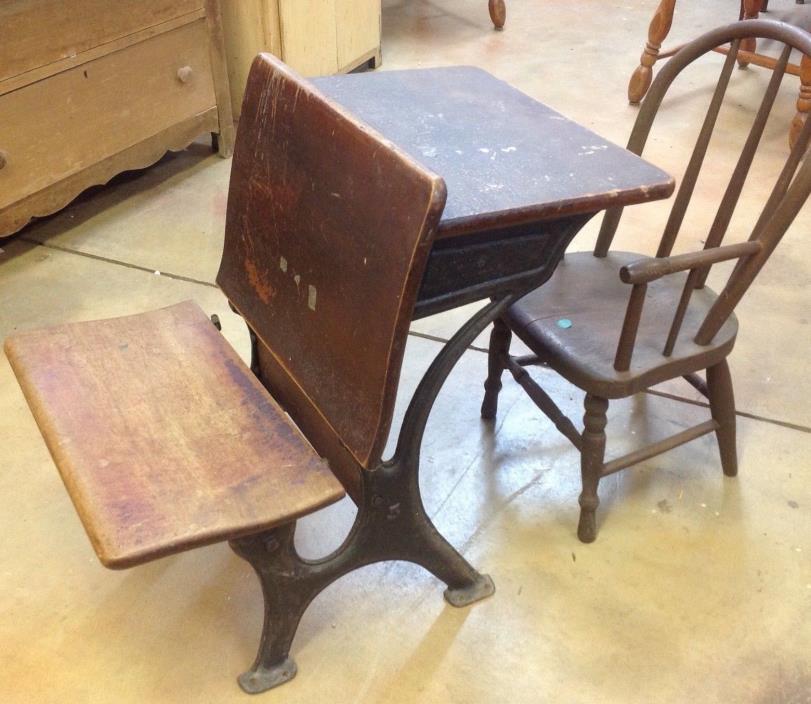 Antique No. 5 Small Child's WOOD & CAST IRON School Desk Folding Seat Bench VTG
