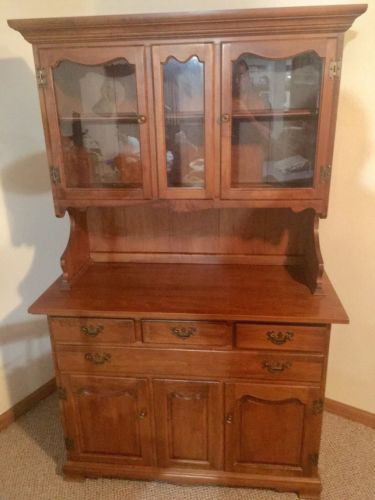 Tell City Hutch And Dining Table With 6 Chairs