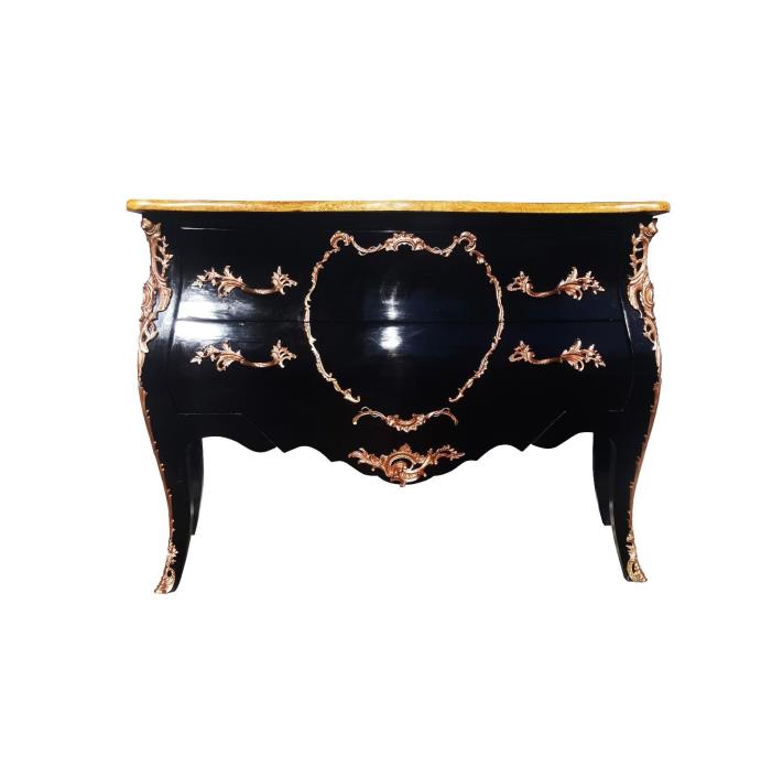 A French Louis XV black lacquer and bronze chest of drawers / dresser