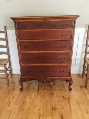 1940s Hard Rock Maple and Mahogany 5 Drawer Queen Anne Dresser / Chest