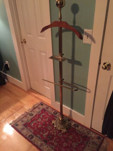 Beautiful Brass Wood Clothing Valet Butler Stand W/ Victorian Style Base