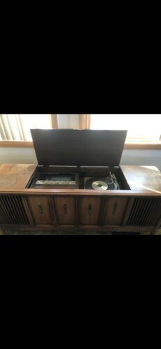 Vintage Stero Console With Tunrtable And Tape Deck