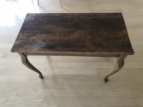 Antique Wood End Table With Decorative Feet