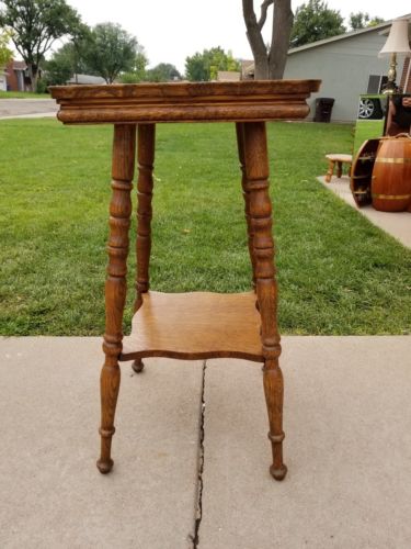 Antique Victorian oak Parlor table/end Table