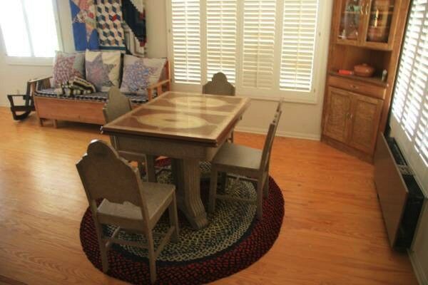 Art Deco 1930's Table with 4 Chairs