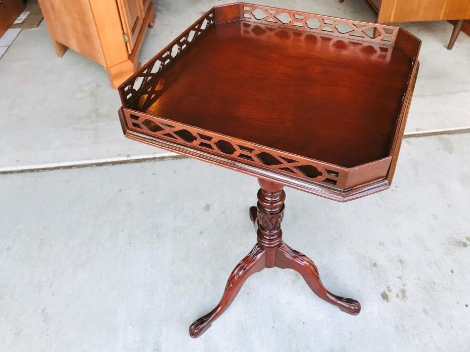 Beautiful Antique Solid Mahogany Carved Side End Table L@@K