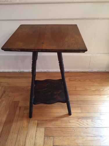 Antique Spindle Leg Victorian Wood 2 Tier Side End Table 22.5
