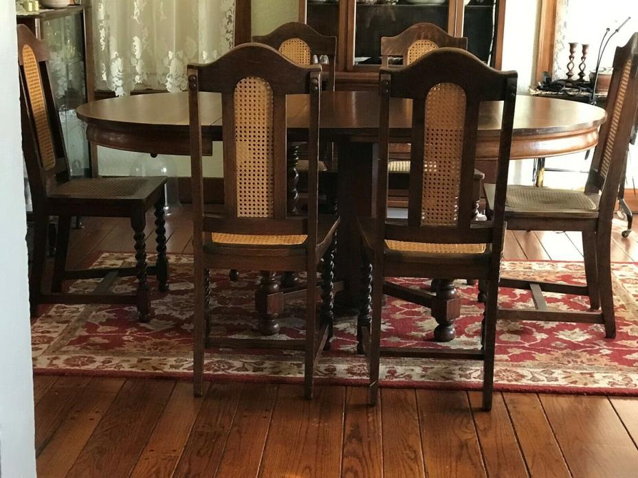 Beautiful Oak Barley Twist Dining Table and 6 Chairs set with rush seats