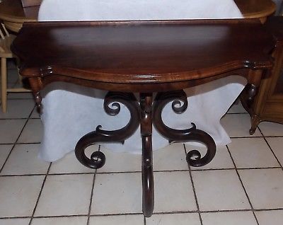 Walnut Carved Entry Table / Parlor Table / Early 1800's  (T126)