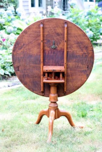 18th CENTURY ANTIQUE TILT TOP TABLE TIGER MAPLE W/BIRD CAGE