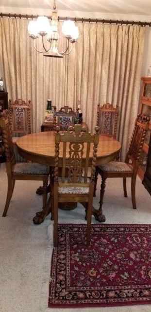 Antique Round Oak Claw Foot Dining Table 42