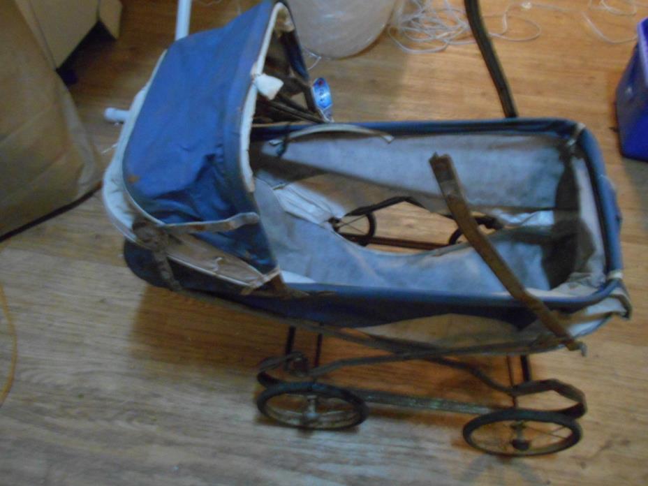 VINTAGE COLLECTIBLE BABY STROLLER/ CARRIAGE