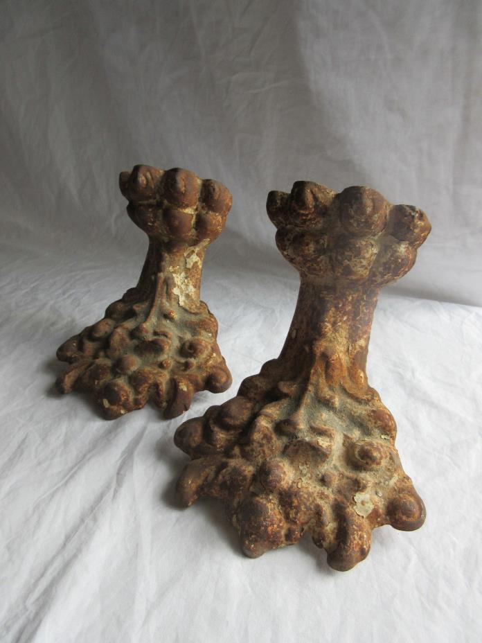 2 Antique Rusty Salvage Ornate Cast Iron Lion Feet Paw Clawfoot for Bathtub